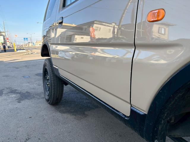 ジムニー ワイルドウインド　ＡＴ車　ナビ　ＥＴＣ　リフトアップ　社外ヘッドライト　社外テールレンズ　電動格納ミラー　フォグランプ　４ＷＤ　ＡＢＳ（26枚目）