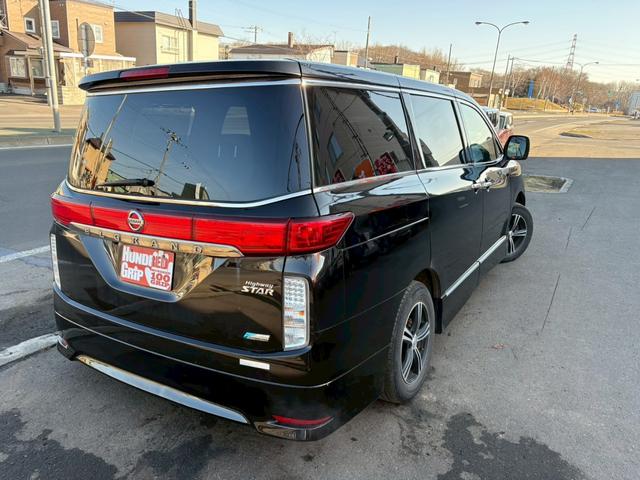 エルグランド ２５０ハイウェイスター　ナビ　ＥＴＣ　両側パワースライドドア　３列シート　オートエアコン　ドアミラーウインカー　プッシュスタート　ハーフレザーシート　フォグランプ（11枚目）