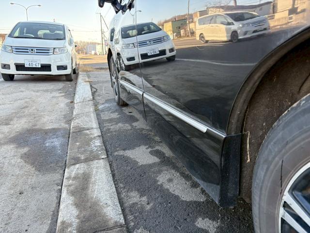 エルグランド ２５０ハイウェイスター　ナビ　ＥＴＣ　両側パワースライドドア　３列シート　オートエアコン　ドアミラーウインカー　プッシュスタート　ハーフレザーシート　フォグランプ（22枚目）