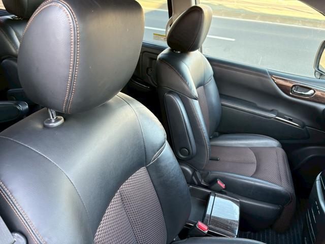 エルグランド ２５０ハイウェイスター　ナビ　ＥＴＣ　両側パワースライドドア　３列シート　オートエアコン　ドアミラーウインカー　プッシュスタート　ハーフレザーシート　フォグランプ（36枚目）