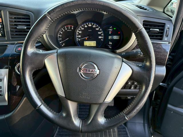 エルグランド ２５０ハイウェイスター　ナビ　ＥＴＣ　両側パワースライドドア　３列シート　オートエアコン　ドアミラーウインカー　プッシュスタート　ハーフレザーシート　フォグランプ（39枚目）