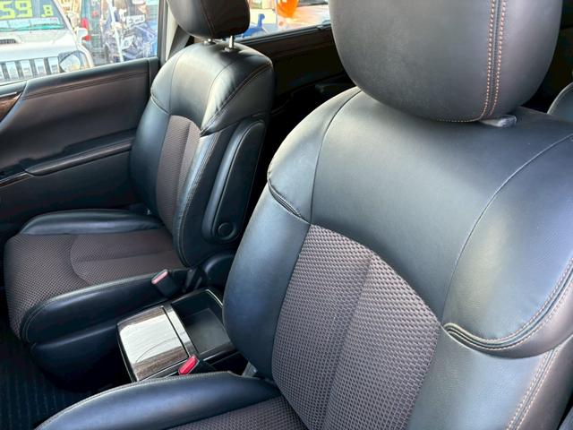 エルグランド ２５０ハイウェイスター　ナビ　ＥＴＣ　両側パワースライドドア　３列シート　オートエアコン　ドアミラーウインカー　プッシュスタート　ハーフレザーシート　フォグランプ（46枚目）