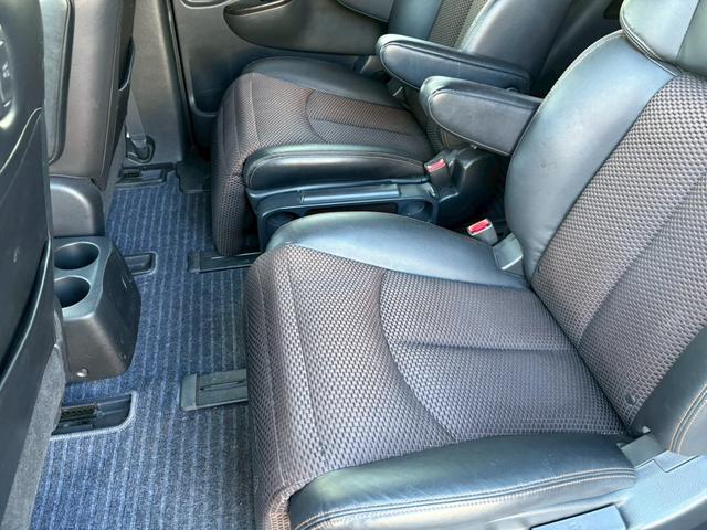 エルグランド ２５０ハイウェイスター　ナビ　ＥＴＣ　両側パワースライドドア　３列シート　オートエアコン　ドアミラーウインカー　プッシュスタート　ハーフレザーシート　フォグランプ（49枚目）