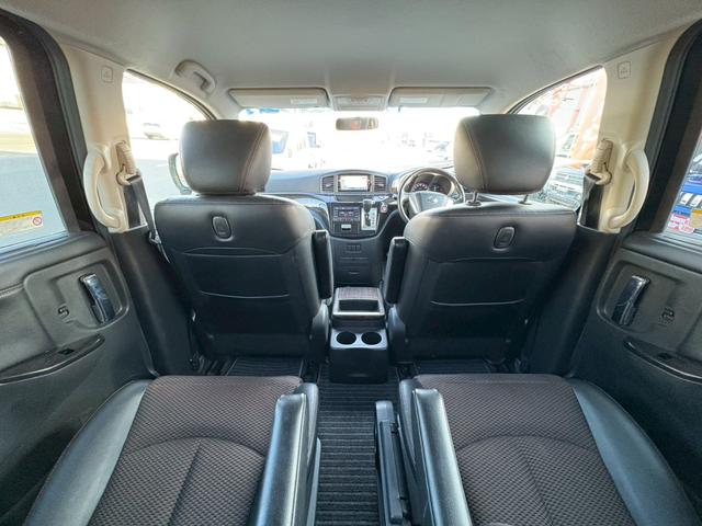 エルグランド ２５０ハイウェイスター　ナビ　ＥＴＣ　両側パワースライドドア　３列シート　オートエアコン　ドアミラーウインカー　プッシュスタート　ハーフレザーシート　フォグランプ（51枚目）