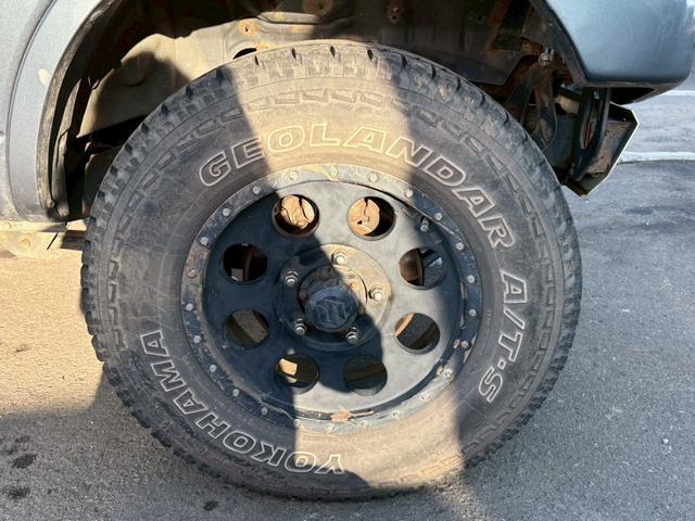 ジムニー ランドベンチャー　ＡＴ車　リフトアップ　オーディオ　電動格納ミラー　ドアサイドバイザー　オフロードタイヤ　４ＷＤ　ＡＢＳ（30枚目）