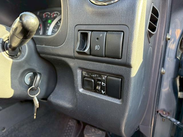 ジムニー ランドベンチャー　ＡＴ車　リフトアップ　オーディオ　電動格納ミラー　ドアサイドバイザー　オフロードタイヤ　４ＷＤ　ＡＢＳ（35枚目）