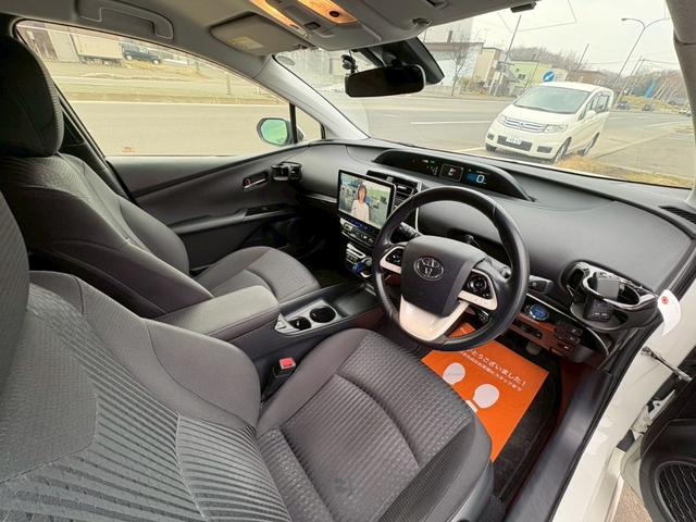 プリウス Ｓ　４ＷＤ　アルパインフローティングナビ　フルエアロ　ドラレコ　ＥＴＣ　バックカメラ　純正エンスタ　プッシュスタート　サイドバイザー　オートエアコン（12枚目）