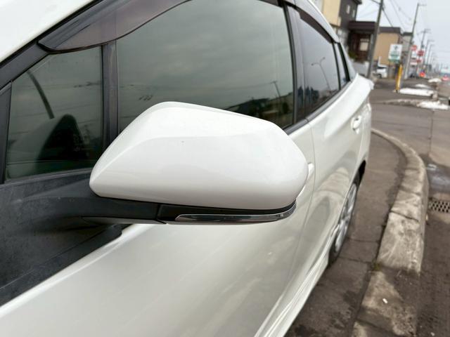 プリウス Ｓ　４ＷＤ　アルパインフローティングナビ　フルエアロ　ドラレコ　ＥＴＣ　バックカメラ　純正エンスタ　プッシュスタート　サイドバイザー　オートエアコン（18枚目）