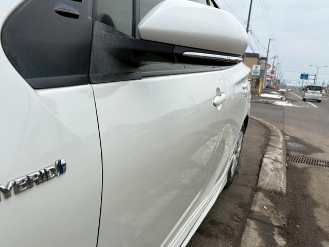 プリウス Ｓ　４ＷＤ　アルパインフローティングナビ　フルエアロ　ドラレコ　ＥＴＣ　バックカメラ　純正エンスタ　プッシュスタート　サイドバイザー　オートエアコン（20枚目）