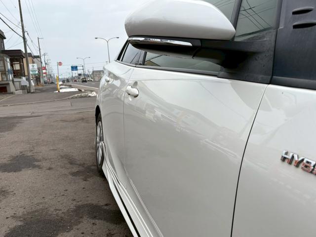 プリウス Ｓ　４ＷＤ　アルパインフローティングナビ　フルエアロ　ドラレコ　ＥＴＣ　バックカメラ　純正エンスタ　プッシュスタート　サイドバイザー　オートエアコン（27枚目）
