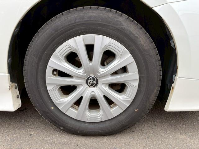 プリウス Ｓ　４ＷＤ　アルパインフローティングナビ　フルエアロ　ドラレコ　ＥＴＣ　バックカメラ　純正エンスタ　プッシュスタート　サイドバイザー　オートエアコン（30枚目）