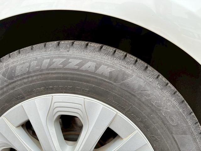 プリウス Ｓ　４ＷＤ　アルパインフローティングナビ　フルエアロ　ドラレコ　ＥＴＣ　バックカメラ　純正エンスタ　プッシュスタート　サイドバイザー　オートエアコン（31枚目）