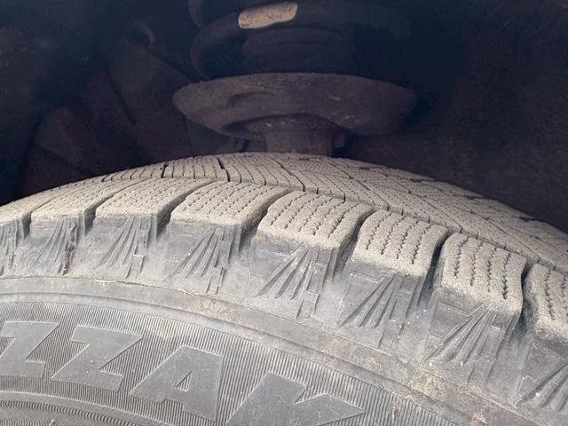 プリウス Ｓ　４ＷＤ　アルパインフローティングナビ　フルエアロ　ドラレコ　ＥＴＣ　バックカメラ　純正エンスタ　プッシュスタート　サイドバイザー　オートエアコン（32枚目）