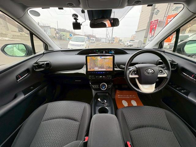 プリウス Ｓ　４ＷＤ　アルパインフローティングナビ　フルエアロ　ドラレコ　ＥＴＣ　バックカメラ　純正エンスタ　プッシュスタート　サイドバイザー　オートエアコン（33枚目）