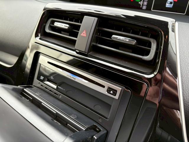 プリウス Ｓ　４ＷＤ　アルパインフローティングナビ　フルエアロ　ドラレコ　ＥＴＣ　バックカメラ　純正エンスタ　プッシュスタート　サイドバイザー　オートエアコン（43枚目）