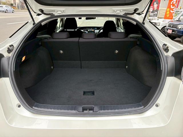 プリウス Ｓ　４ＷＤ　アルパインフローティングナビ　フルエアロ　ドラレコ　ＥＴＣ　バックカメラ　純正エンスタ　プッシュスタート　サイドバイザー　オートエアコン（61枚目）