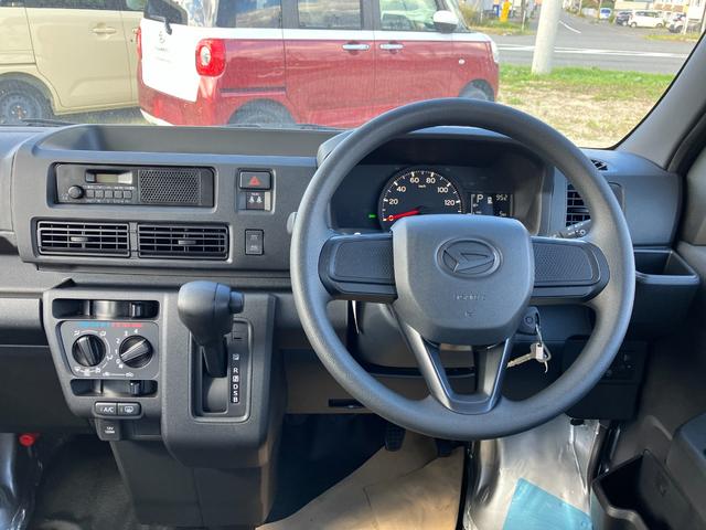 ハイゼットカーゴ ＤＸ　届出済み未使用車　衝突被害軽減ブレーキ　キーレスエントリー　パートタイム４ＷＤ　オートライト　オートハイビーム　マニュアルエアコン　クリアランスソナー　アイドリングストップ　スピーカー一体型ラジオ（19枚目）