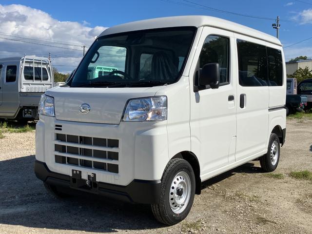 ハイゼットカーゴ ＤＸ　届出済み未使用車　衝突被害軽減ブレーキ　キーレスエントリー　パートタイム４ＷＤ　オートライト　オートハイビーム　マニュアルエアコン　クリアランスソナー　アイドリングストップ　スピーカー一体型ラジオ（3枚目）