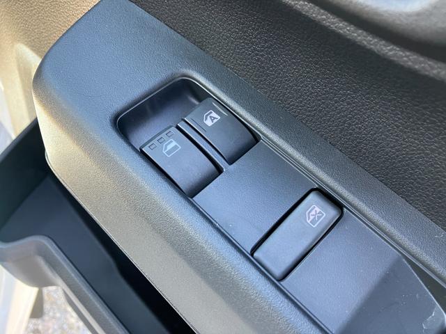 ハイゼットカーゴ ＤＸ　届出済み未使用車　衝突被害軽減ブレーキ　キーレスエントリー　パートタイム４ＷＤ　オートライト　オートハイビーム　マニュアルエアコン　クリアランスソナー　アイドリングストップ　スピーカー一体型ラジオ（21枚目）