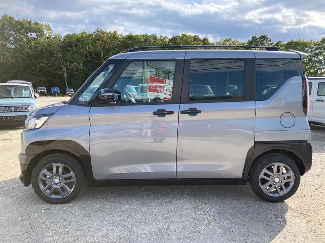 デリカミニ G プレミアム 届出済み未使用車 衝突被害軽減ブレーキ 両側電動スライドドア ステアリングヒーター シートヒーター 全方位カメラ アダプティブクルーズコントロール LEDヘッドライト LEDフォグランプ 4WD(4枚目)