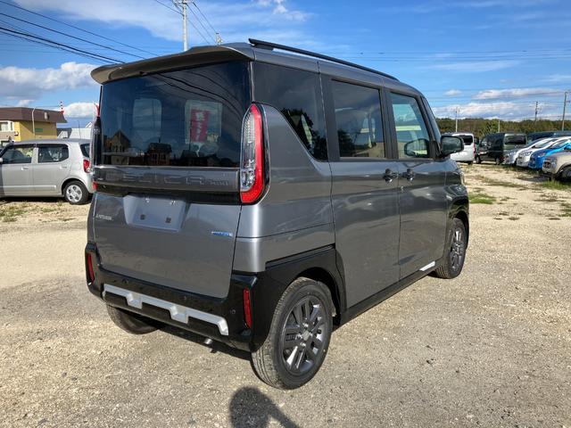 デリカミニ G プレミアム 届出済み未使用車 衝突被害軽減ブレーキ 両側電動スライドドア ステアリングヒーター シートヒーター 全方位カメラ アダプティブクルーズコントロール LEDヘッドライト LEDフォグランプ 4WD(10枚目)