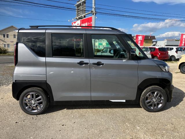 デリカミニ G プレミアム 届出済み未使用車 衝突被害軽減ブレーキ 両側電動スライドドア ステアリングヒーター シートヒーター 全方位カメラ アダプティブクルーズコントロール LEDヘッドライト LEDフォグランプ 4WD(11枚目)