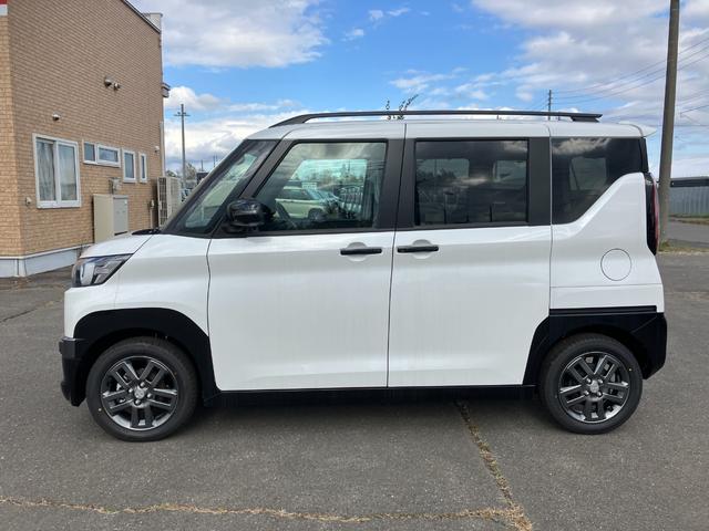 デリカミニ G プレミアム 届出済み未使用車 衝突被害軽減ブレーキ 両側電動スライドドア ステアリングヒーター シートヒーター 全方位カメラ アダプティブクルーズコントロール LEDヘッドライト LEDフォグランプ 4WD(4枚目)