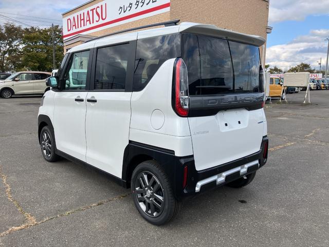 デリカミニ G プレミアム 届出済み未使用車 衝突被害軽減ブレーキ 両側電動スライドドア ステアリングヒーター シートヒーター 全方位カメラ アダプティブクルーズコントロール LEDヘッドライト LEDフォグランプ 4WD(6枚目)