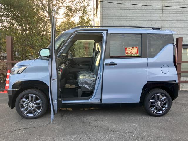 デリカミニ G プレミアム 届出済み未使用車 衝突被害軽減ブレーキ 両側電動スライドドア ステアリングヒーター シートヒーター 全方位カメラ アダプティブクルーズコントロール LEDヘッドライト LEDフォグランプ 4WD(5枚目)