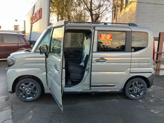 スペーシアギア ハイブリッドXZ 届出済み未使用車 衝突被害軽減ブレーキ スマートキー プッシュスタート 両側電動スライドドア LEDヘッドライト LEDフォグランプ アダプティブクルーズコントロール ステアリングヒーター(5枚目)