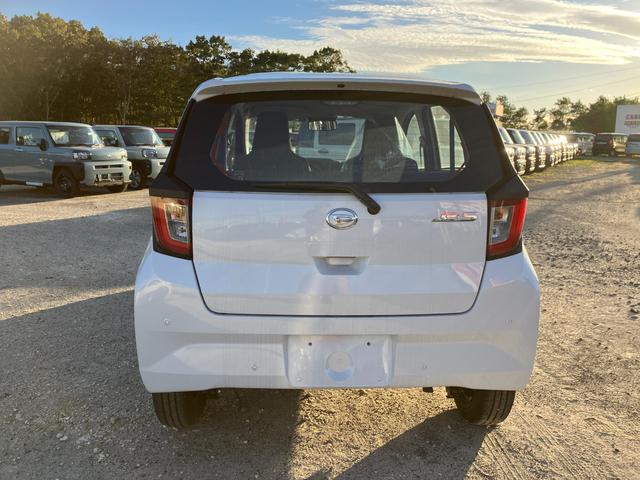 ミライース L SAIII 届出済未使用車 衝突被害軽減ブレーキ キーレスエントリー マニュアルエアコン オートライト オートハイビーム パワーステアリング パワーウィンドウ クリアランスソナー アイドリングストップ 横滑り防止(8枚目)