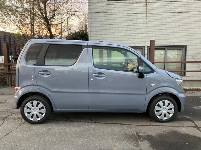 ワゴンR FX 届出済み未使用車 デュアルカメラブレーキサポート スマートキー プッシュスタート フルタイム4WD オートハイビーム オートエアコン シートヒーター 電動格納ミラー クリアランスソナー 横滑り防止(11枚目)