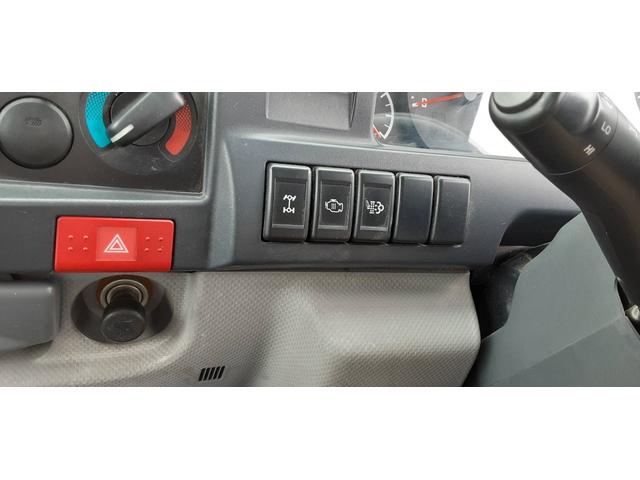１．５ｔ積み　４ＷＤ　平ボディ　４ＷＤ　トラック　ＭＴ　エアコン　パワーウィンドウ　運転席エアバッグ　記録簿(5枚目)