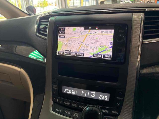 アルファードハイブリッド Ｘ　４ＷＤ　全周囲カメラ　ナビ　ＴＶ　クリアランスソナー　オートクルーズコントロール　両側電動スライドドア　オートライト　ＨＩＤ　スマートキー　３列シート　ウォークスルー　ＣＶＴ　アルミホイール　ＣＤ（3枚目）