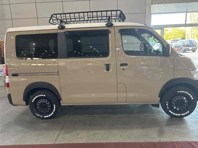 タウンエースバン ＧＬ　４ＷＤ　両側スライドドア　ＣＶＴ　ＣＤ　エアコン　パワーウィンドウ　運転席エアバッグ　センターデフロック（4枚目）