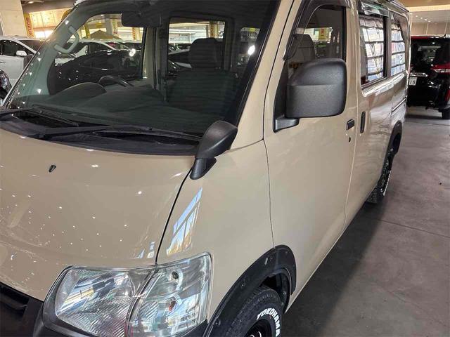 タウンエースバン ＧＬ　４ＷＤ　両側スライドドア　ＣＶＴ　ＣＤ　エアコン　パワーウィンドウ　運転席エアバッグ　センターデフロック（12枚目）