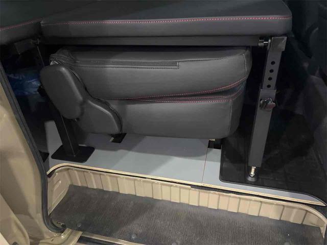タウンエースバン ＧＬ　４ＷＤ　両側スライドドア　ＣＶＴ　ＣＤ　エアコン　パワーウィンドウ　運転席エアバッグ　センターデフロック（24枚目）