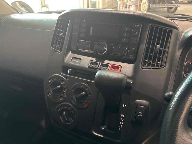タウンエースバン ＧＬ　４ＷＤ　両側スライドドア　ＣＶＴ　ＣＤ　エアコン　パワーウィンドウ　運転席エアバッグ　センターデフロック（29枚目）