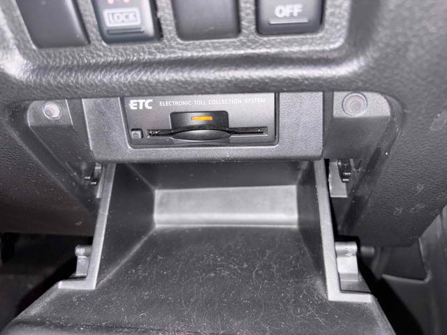 エルグランド ２５０ハイウェイスターＳ　４ＷＤ　ＥＴＣ　全周囲カメラ　ＴＶ　オートクルーズコントロール　両側電動スライドドア　ＬＥＤヘッドランプ　スマートキー　後席モニター　３列シート　ＣＶＴ　アルミホイール　盗難防止システム（7枚目）