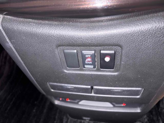 エルグランド ２５０ハイウェイスターＳ　４ＷＤ　ＥＴＣ　全周囲カメラ　ＴＶ　オートクルーズコントロール　両側電動スライドドア　ＬＥＤヘッドランプ　スマートキー　後席モニター　３列シート　ＣＶＴ　アルミホイール　盗難防止システム（9枚目）