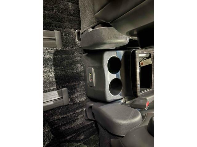 エルグランド ２５０ハイウェイスターＳ　４ＷＤ　ＥＴＣ　全周囲カメラ　ＴＶ　オートクルーズコントロール　両側電動スライドドア　ＬＥＤヘッドランプ　スマートキー　後席モニター　３列シート　ＣＶＴ　アルミホイール　盗難防止システム（12枚目）