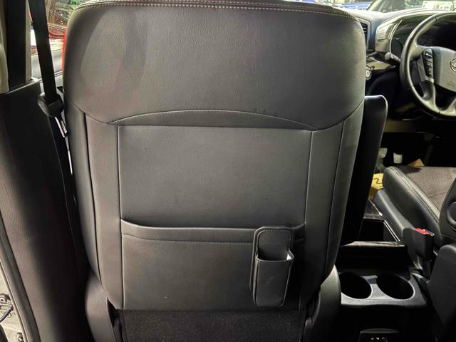 エルグランド ２５０ハイウェイスターＳ　４ＷＤ　ＥＴＣ　全周囲カメラ　ＴＶ　オートクルーズコントロール　両側電動スライドドア　ＬＥＤヘッドランプ　スマートキー　後席モニター　３列シート　ＣＶＴ　アルミホイール　盗難防止システム（23枚目）