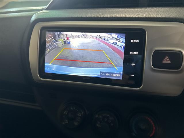 ヴィッツ Ｆ　４ＷＤ　ＥＴＣ　バックカメラ　ナビ　ＴＶ　スマートキー　電動格納ミラー　ＣＶＴ　衝突安全ボディ　ＡＢＳ　ＥＳＣ　ＣＤ　エアコン（7枚目）