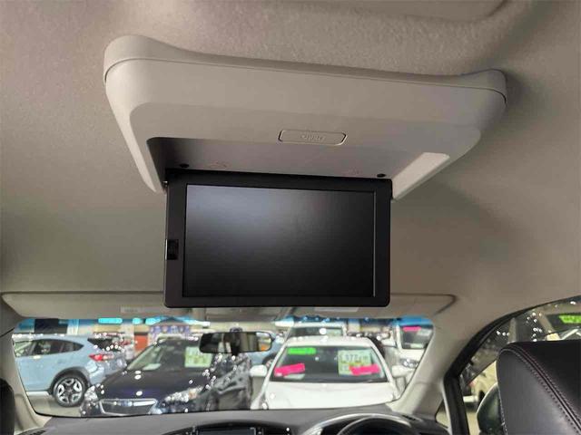 エルグランド ２５０ハイウェイスターＳ　アーバンクロム　４ＷＤ　オートクルーズコントロール　両側電動スライドドア　オートライト　ＬＥＤヘッドランプ　スマートキー　電動格納ミラー　後席モニター　３列シート　オットマン　ＣＶＴ　アルミホイール　盗難防止システム（10枚目）