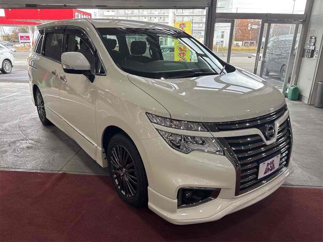 エルグランド ２５０ハイウェイスターＳ　アーバンクロム　４ＷＤ　オートクルーズコントロール　両側電動スライドドア　オートライト　ＬＥＤヘッドランプ　スマートキー　電動格納ミラー　後席モニター　３列シート　オットマン　ＣＶＴ　アルミホイール　盗難防止システム（13枚目）