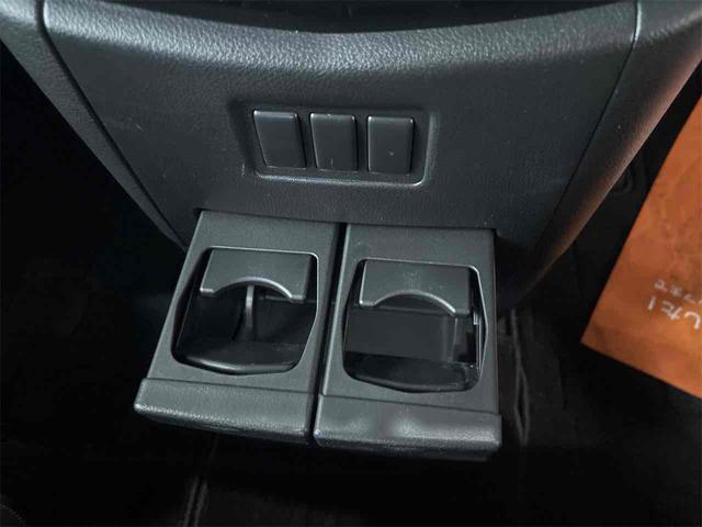 エルグランド ２５０ハイウェイスターＳ　アーバンクロム　４ＷＤ　オートクルーズコントロール　両側電動スライドドア　オートライト　ＬＥＤヘッドランプ　スマートキー　電動格納ミラー　後席モニター　３列シート　オットマン　ＣＶＴ　アルミホイール　盗難防止システム（27枚目）