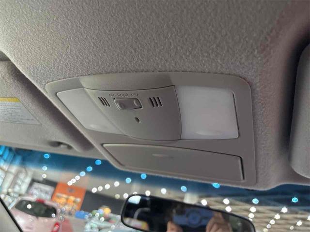 エルグランド ２５０ハイウェイスターＳ　アーバンクロム　４ＷＤ　オートクルーズコントロール　両側電動スライドドア　オートライト　ＬＥＤヘッドランプ　スマートキー　電動格納ミラー　後席モニター　３列シート　オットマン　ＣＶＴ　アルミホイール　盗難防止システム（28枚目）