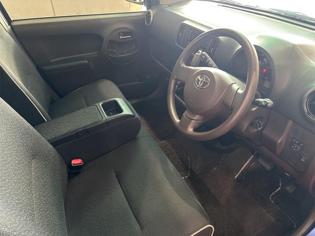 パッソ 1.0X Lパッケージ・キリリ 4WD アルミホイール HID スマートキー 電動格納ミラー CVT 盗難防止システム 衝突安全ボディ ベンチシート ABS ESC CD USB ミュージックプレイヤー接続可 エアコン(9枚目)