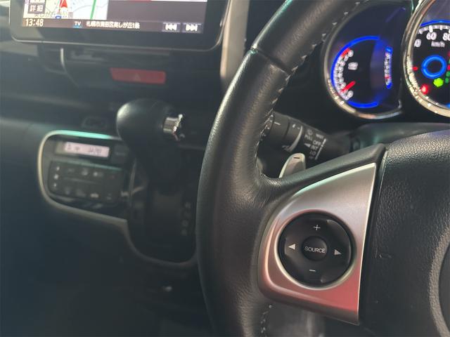 N-BOXカスタム G・ターボLパッケージ 4WD ETC バックカメラ 両側電動スライドドア ナビ TV オートクルーズコントロール HID スマートキー アイドリングストップ 電動格納ミラー シートヒーター ベンチシート CVT(7枚目)