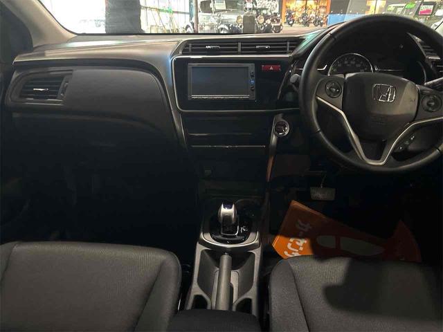 グレイス ハイブリッドＬＸ　４ＷＤ　オートクルーズコントロール　バックカメラ　ナビ　ＴＶ　アルミホイール　オートライト　ＬＥＤヘッドランプ　ＡＴ　シートヒーター　スマートキー　アイドリングストップ　電動格納ミラー（2枚目）